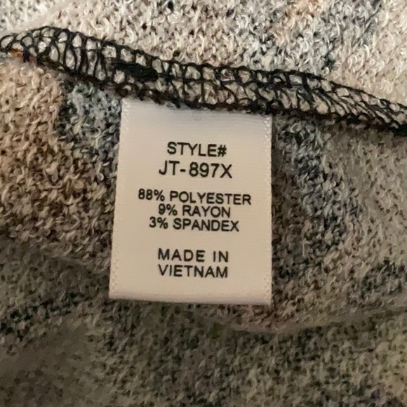 ZENANA PLUS JACQUARD LEOPARD PRINT LONG SLEEVE V-NECK TOP. - Picture 3 of 3